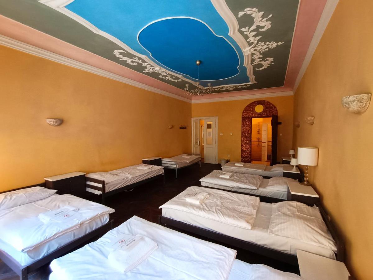 Charles Bridge Hostel & Apartments Prag Dış mekan fotoğraf