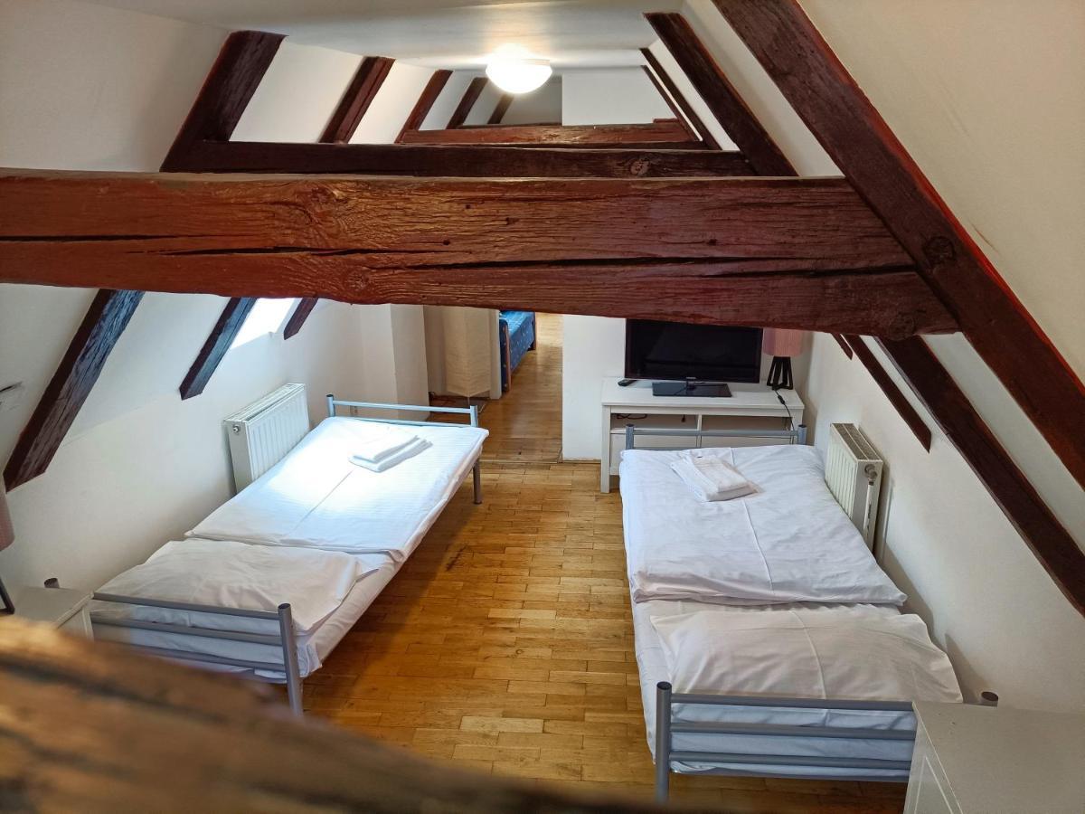 Charles Bridge Hostel & Apartments Prag Dış mekan fotoğraf